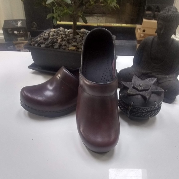 New Dansko Cordovan Pro Narrow - Picture 2 of 4